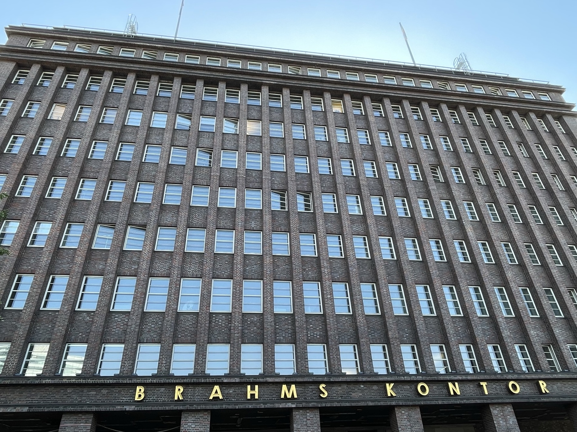 A photo of the Brahms Kontor in Hamburg at Johannes-Brahms-Platz 1